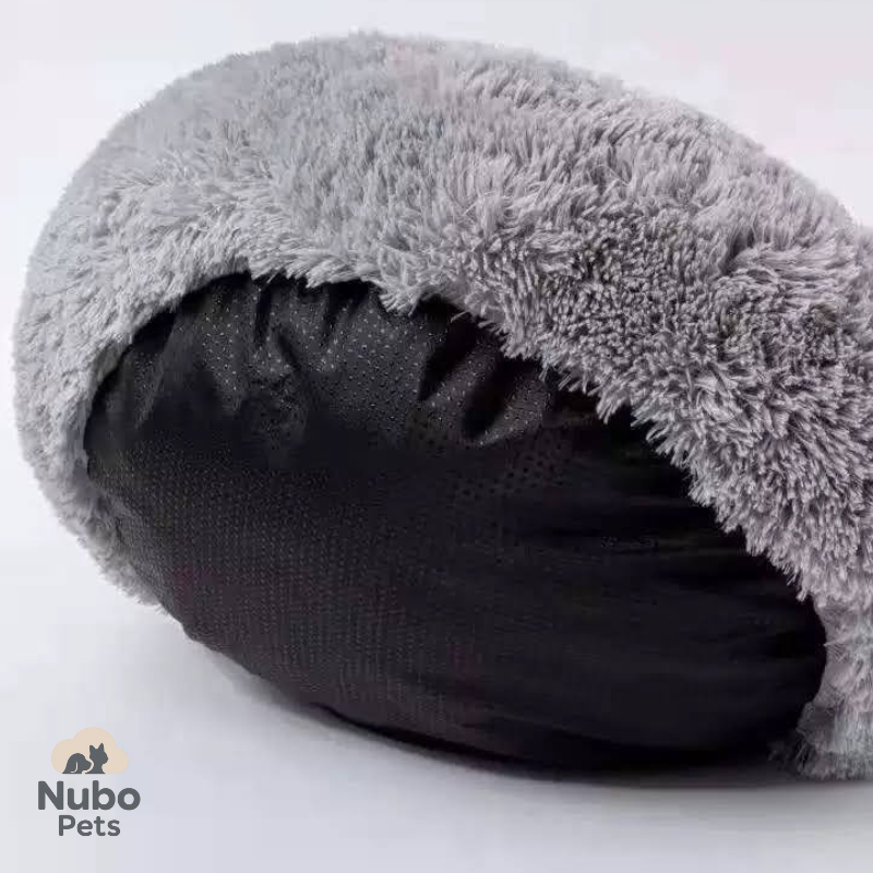 WhiskerDreams™ Round Plush Cat Bed